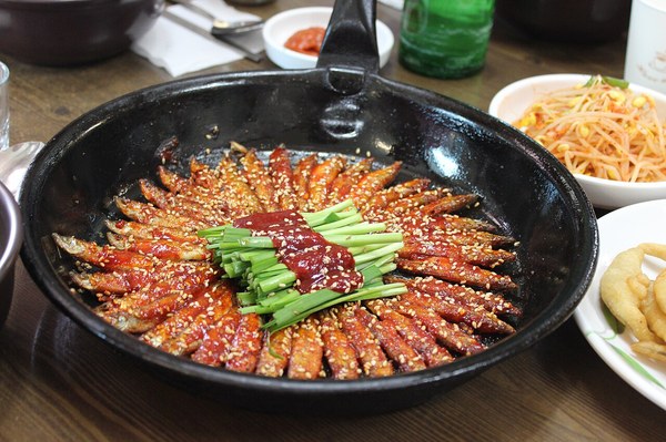 韓国のドリペンペンイ(オイカワの油焼き)